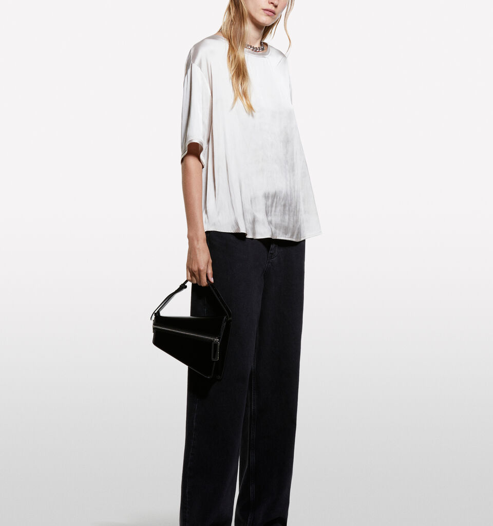 Beige Oversize-Bluse aus Satin - blusen für damen - Beige | Sisley image number 1